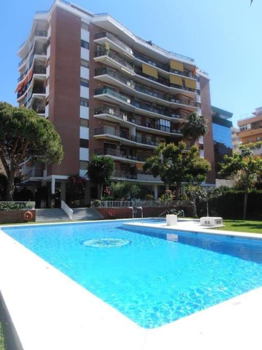 Central Beach Apartment With Free Parking And Pool Marbella Exterior foto