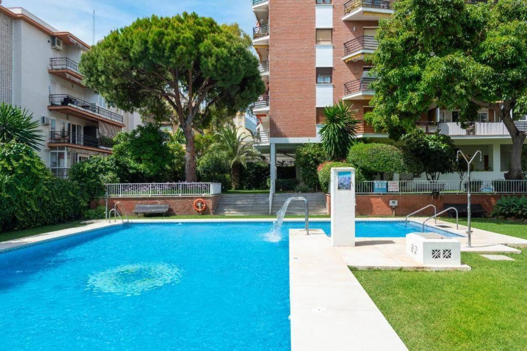 Central Beach Apartment With Free Parking And Pool Marbella Exterior foto
